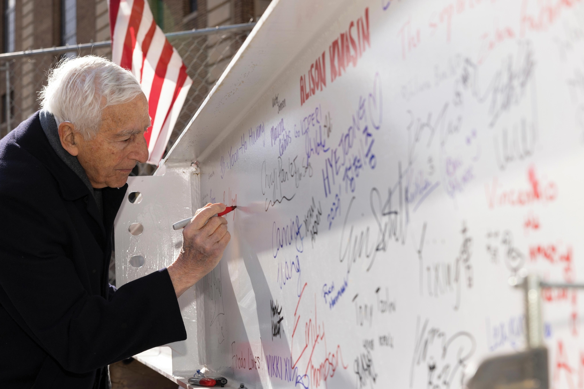 Roy Vagelos at the topping-off ceremony for the Vagelos Laboratory for Energy Science and Technology